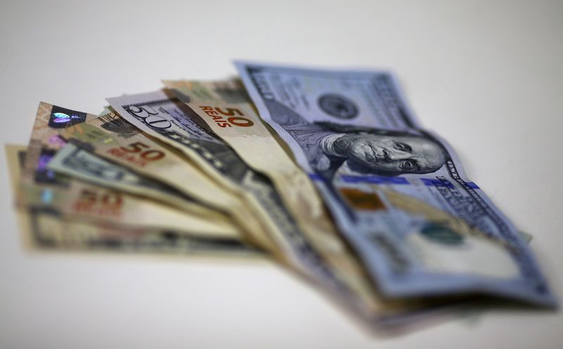 Dólar sobe ante real em nova sessão de volatilidade 3 Dólar sobe ante real em nova sessão de volatilidade
