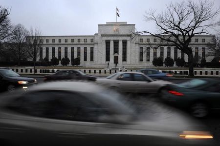 Dólar recua ante divisas principais, com dados, Fed e covid-19 no radar 3 Dólar recua ante divisas principais, com dados, Fed e covid-19 no radar