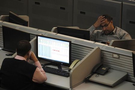 Dólar à vista bate R$ 5,7925, BC faz leilão e moeda desacelera 6 Dólar à vista bate R$ 5,7925, BC faz leilão e moeda desacelera