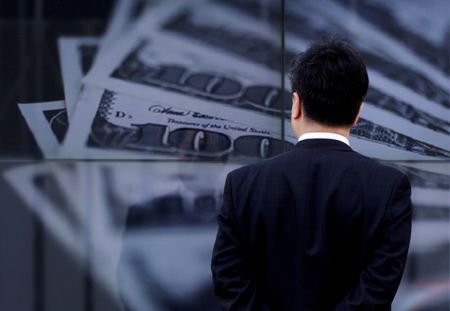 Dólar à vista sobe com alerta da Fitch sobre reformas e fiscal; EUA está no radar 4 Dólar à vista sobe com alerta da Fitch sobre reformas e fiscal; EUA está no radar